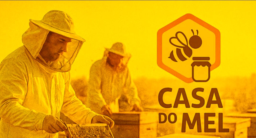 Trabalho dos apicultores da Casa do Mel