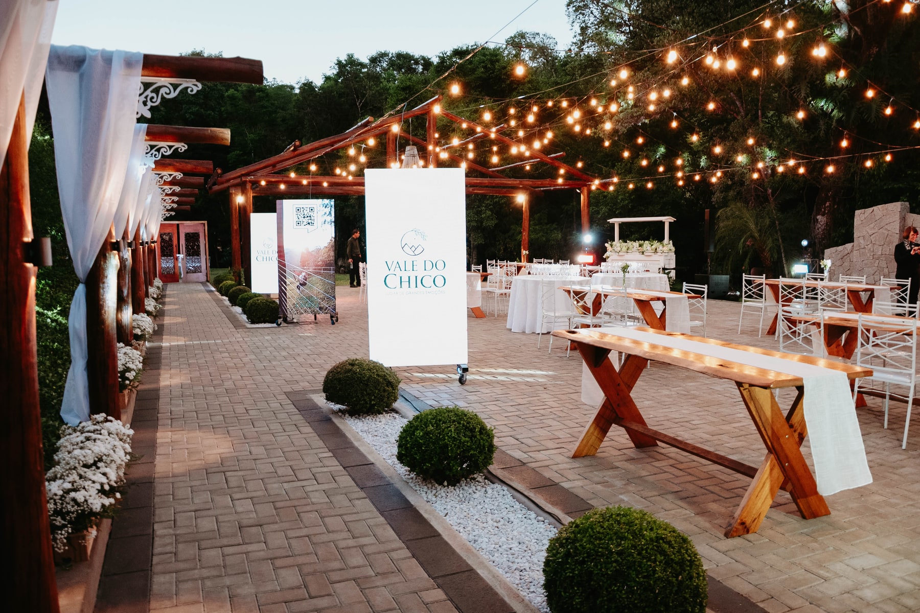 Espaço preparado para eventos no Vale do Chico